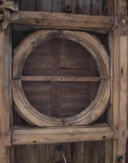 photo of the Ringing room ceiling